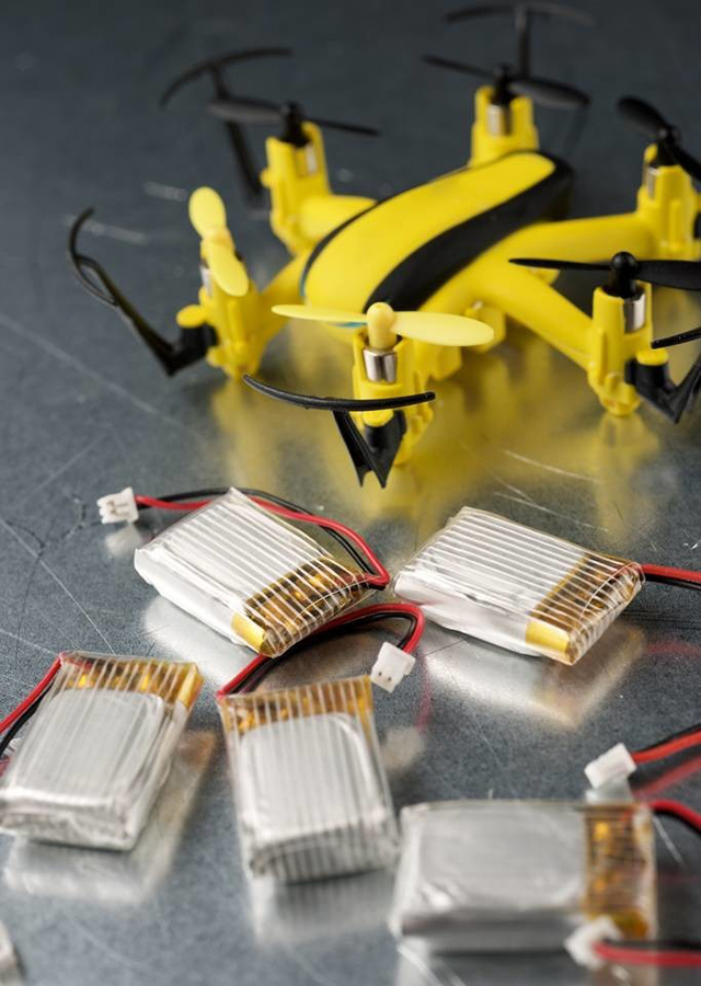 無(wú)人機電池